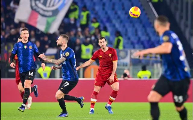  斯佩齐亚闪电开局，十分钟两球领先罗马  