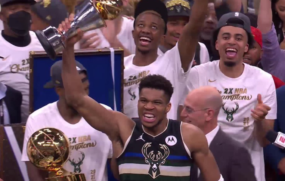  字母哥统治攻防雄鹿主场轻取公牛连胜