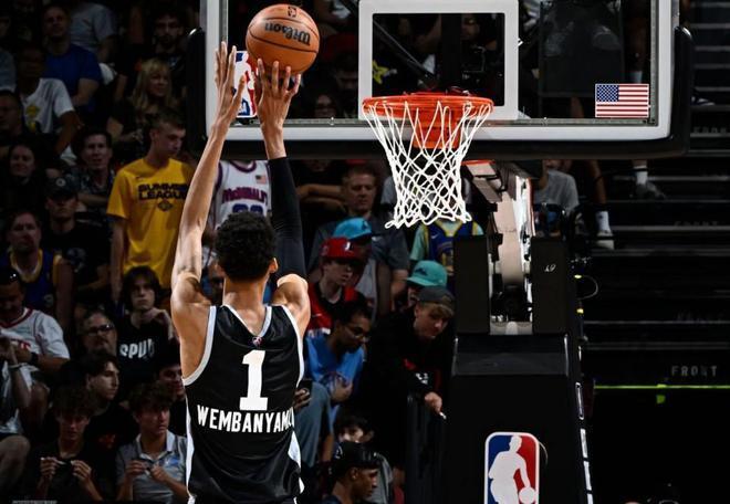  文班亚马封盖绝杀技惊四座，马刺加时险胜湖人止连败